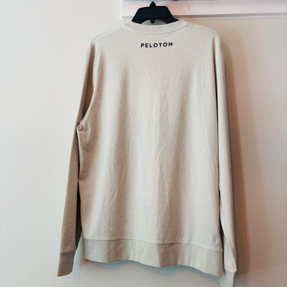 Vuori Ponto Performance Crew Sweatshirt Mens Dove Gray Peloton Logo Pullover XL - Picture 4 of 5